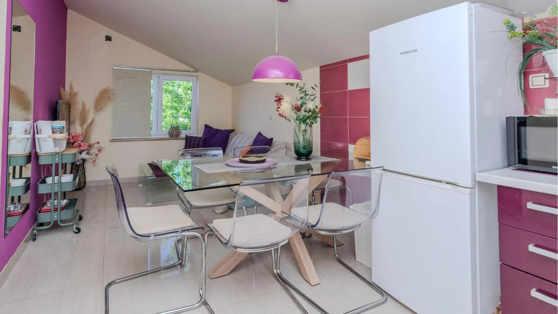 2 Bedroom Cozy Apartment In Nin Croatia