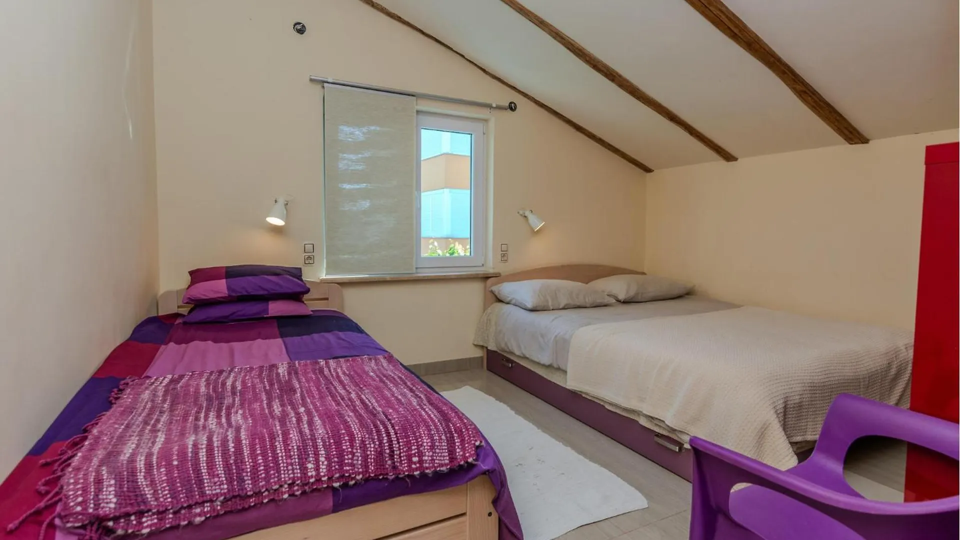 2 Bedroom Cozy Apartment In Nin