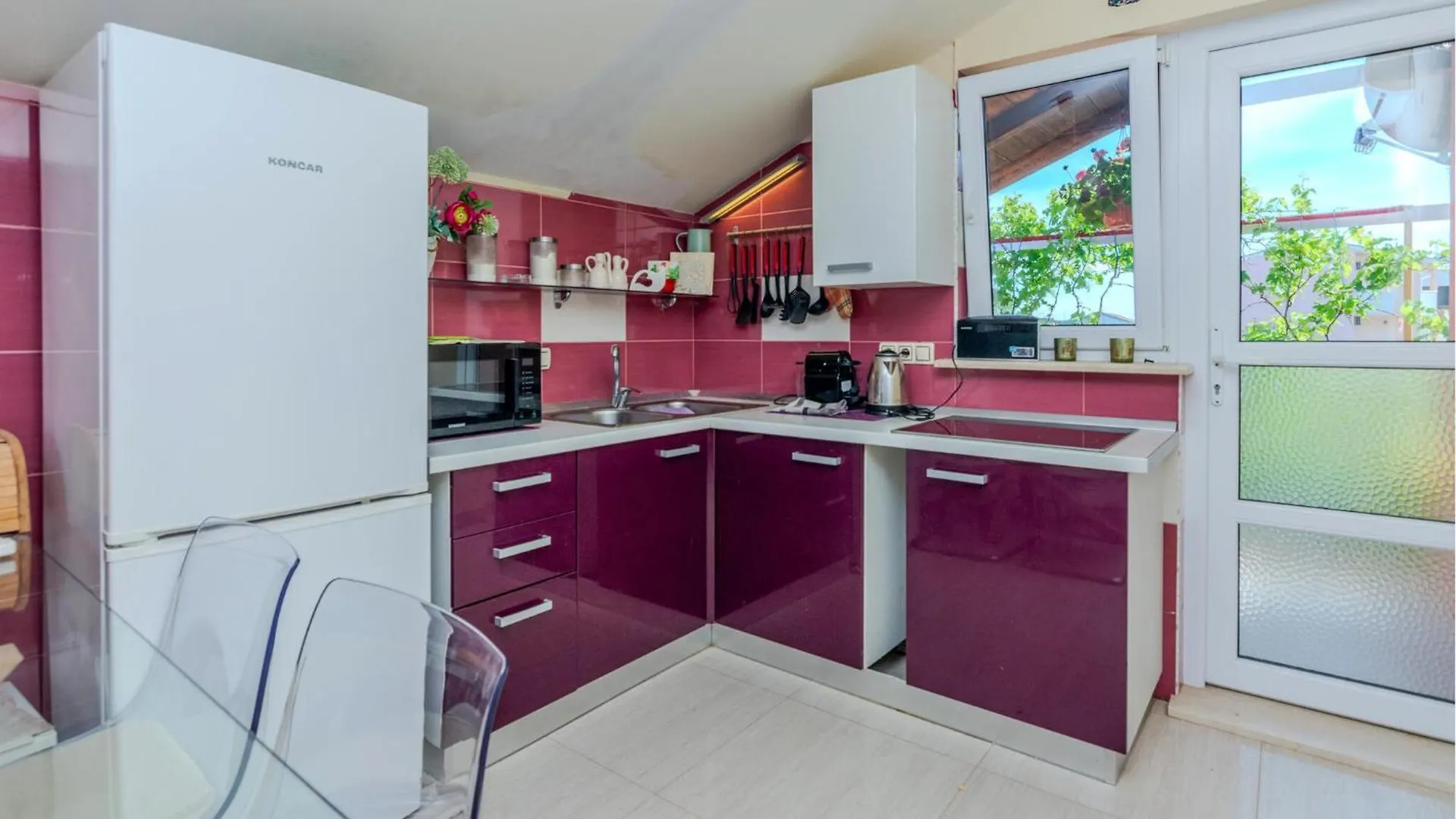 2 Bedroom Cozy Apartment In Nin Croatia