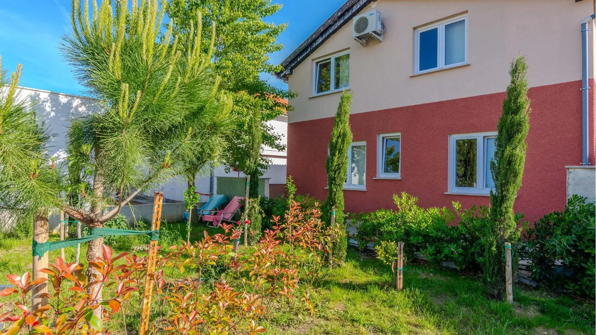 2 Bedroom Cozy Apartment In Nin
