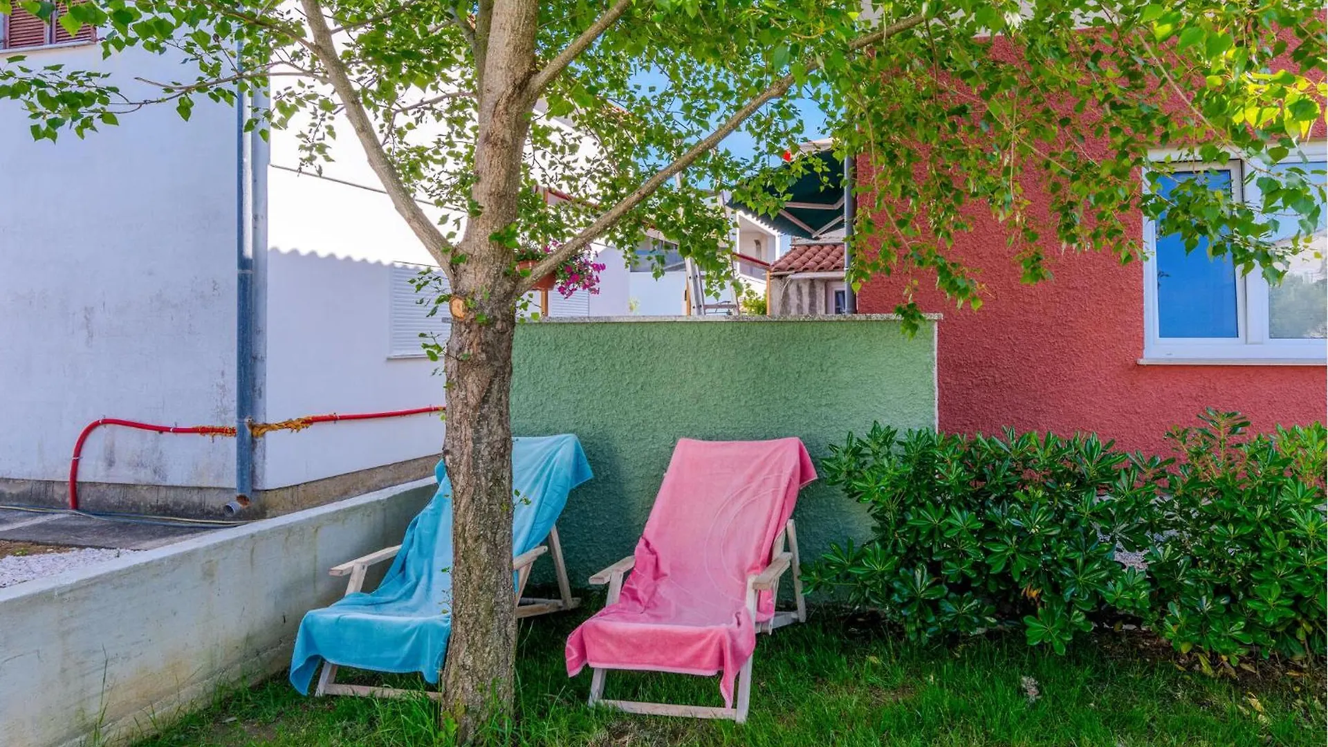 2 Bedroom Cozy Apartment In Nin